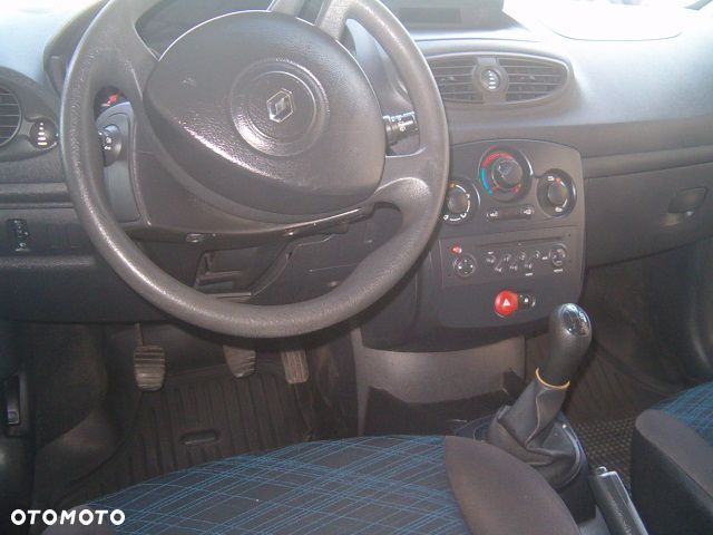 Renault Clio - 12