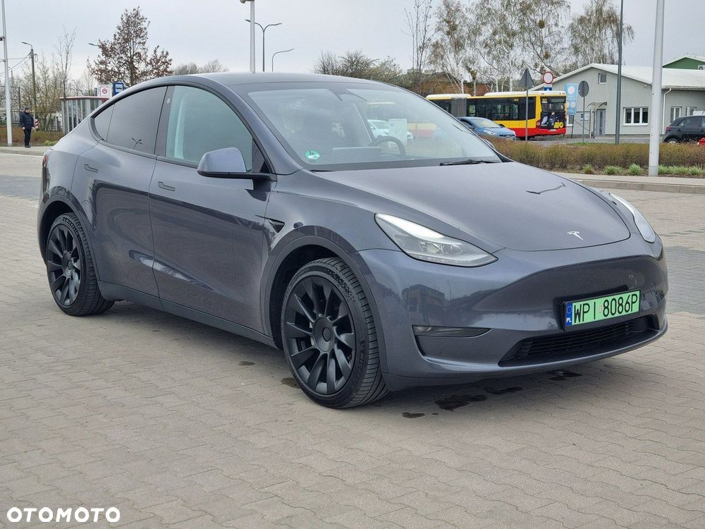 Tesla Model Y Long Range AWD - 7