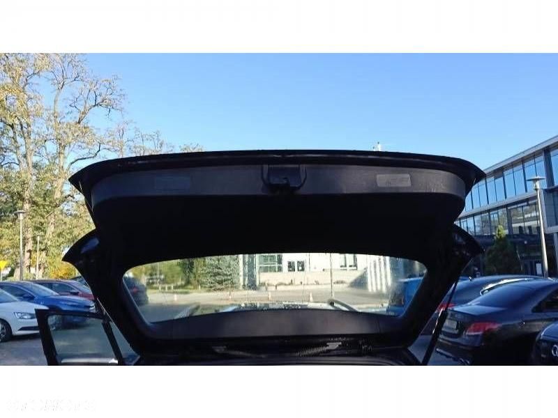 Volkswagen Golf - 31