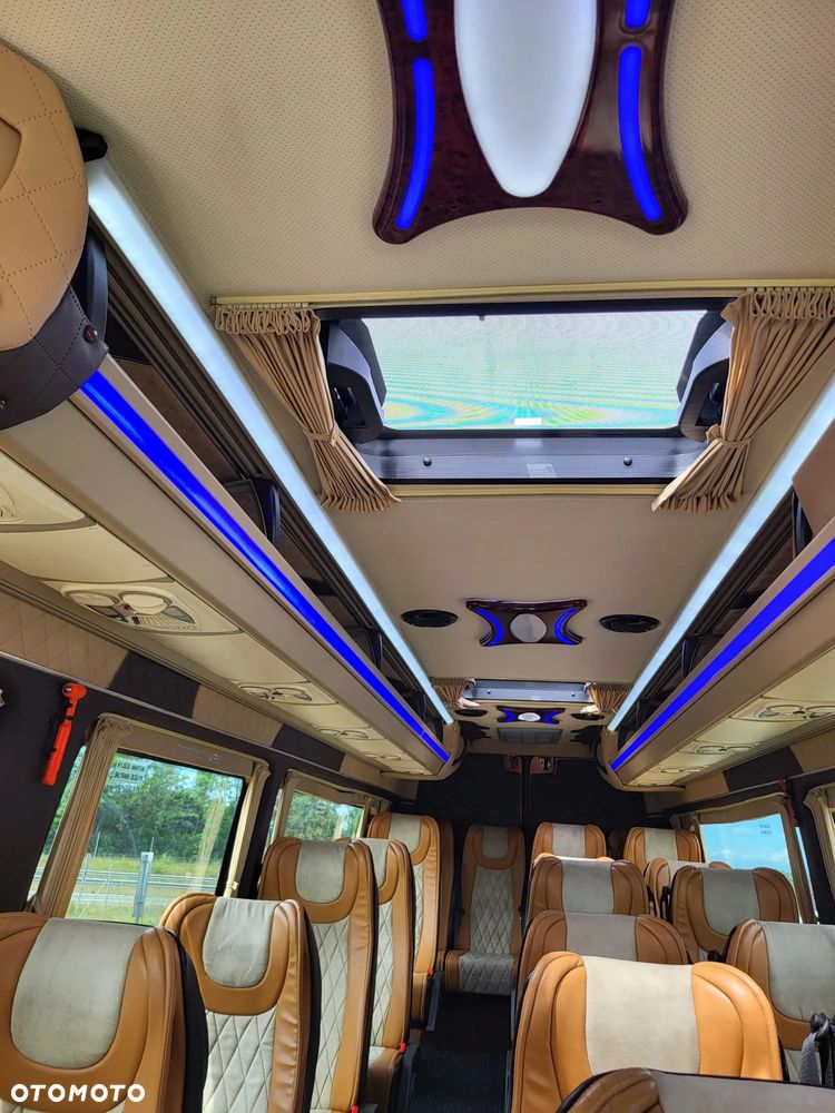 Mercedes-Benz Sprinter 519 CDI 24 miejsca + 3 stojące - 19