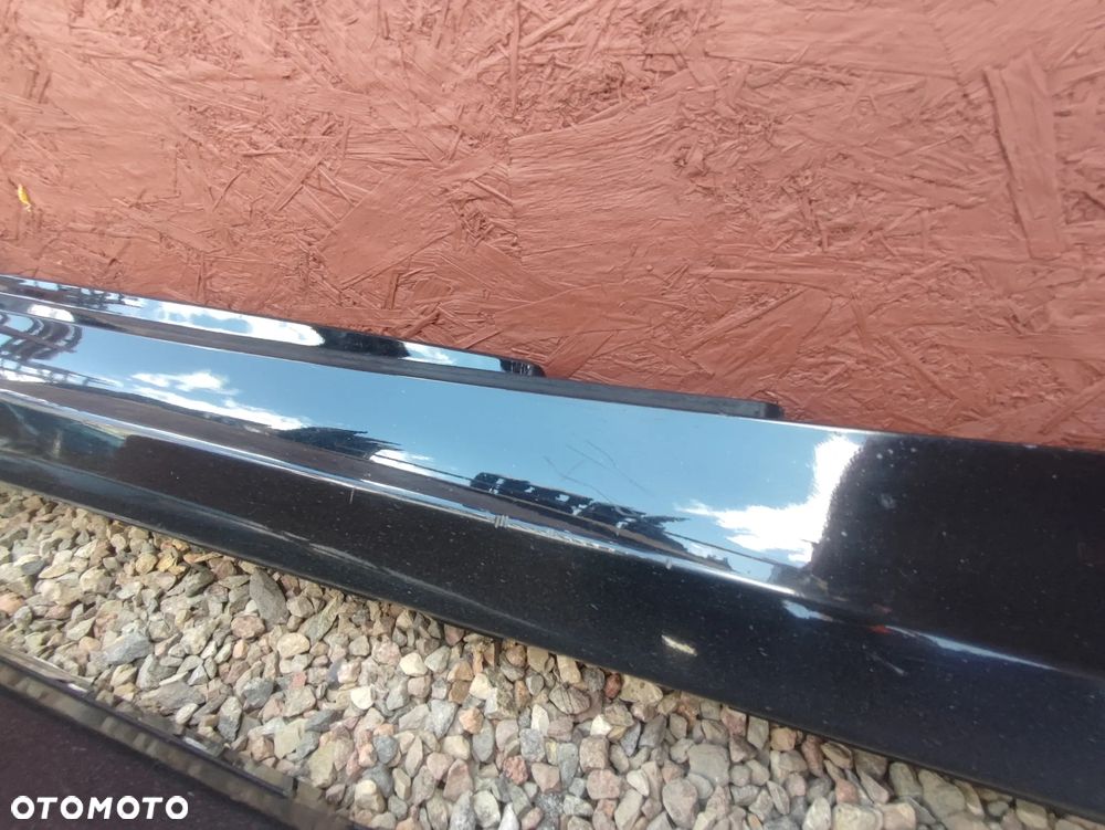 BMW E81 / E82 / E88 ORYGINALNE NAKŁADKI NA PROGI LEWA / PRAWA W KOLORZE SCHWARZ II O NR.  51 77 7 046 348 / 51 77 7 046 347 OEM W DOBRYM STANIE - 9