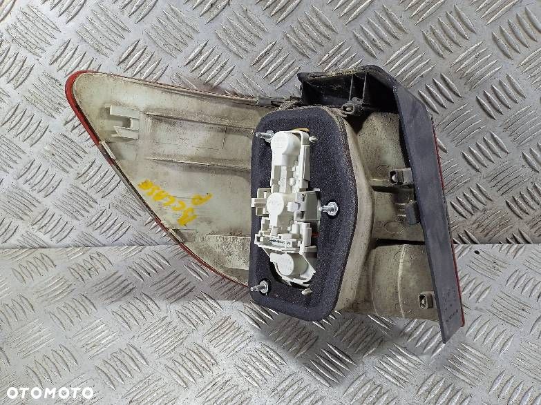 LAMPA PRAWA TYLNA MERCEDES-BENZ B KLASA - 2