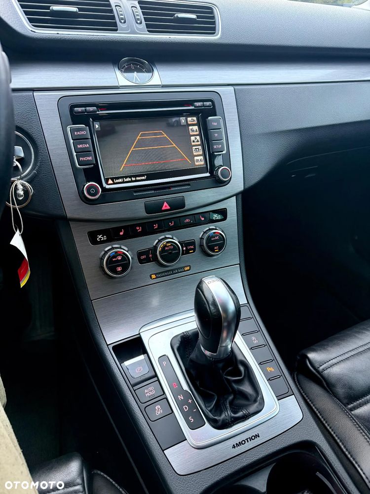 Volkswagen Passat Variant 2.0 TDI 4Motion DSG BlueMotion Tech R-Line - 29