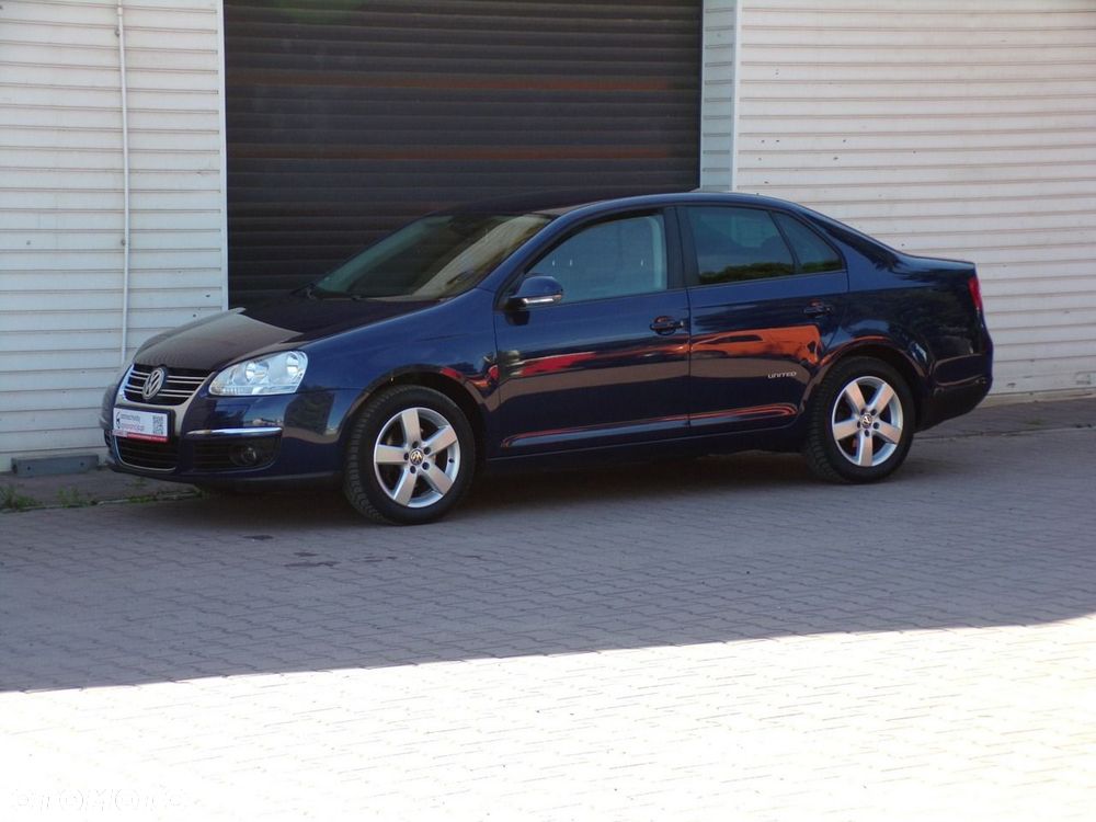 Volkswagen Jetta - 8