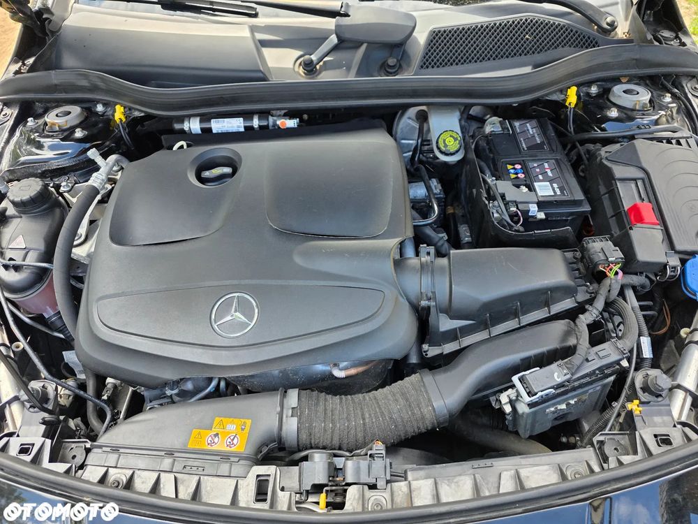 Mercedes-Benz CLA 180 AMG Line - 7