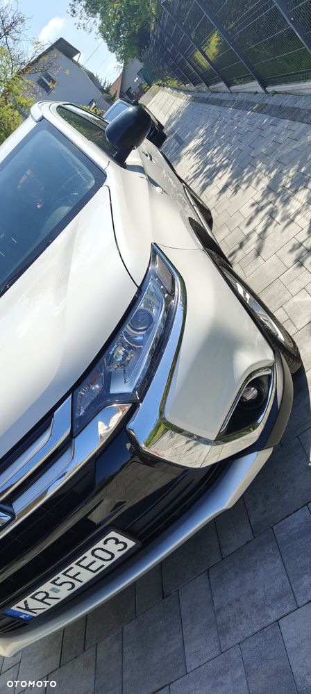 Mitsubishi Outlander 2.0 Invite + 2WD - 9