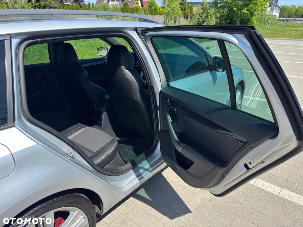 Skoda Octavia 2.0 TDI DSG RS - 21