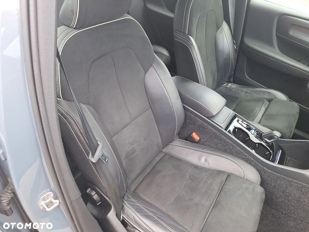 Volvo XC 40 T4 AWD R-Design - 12