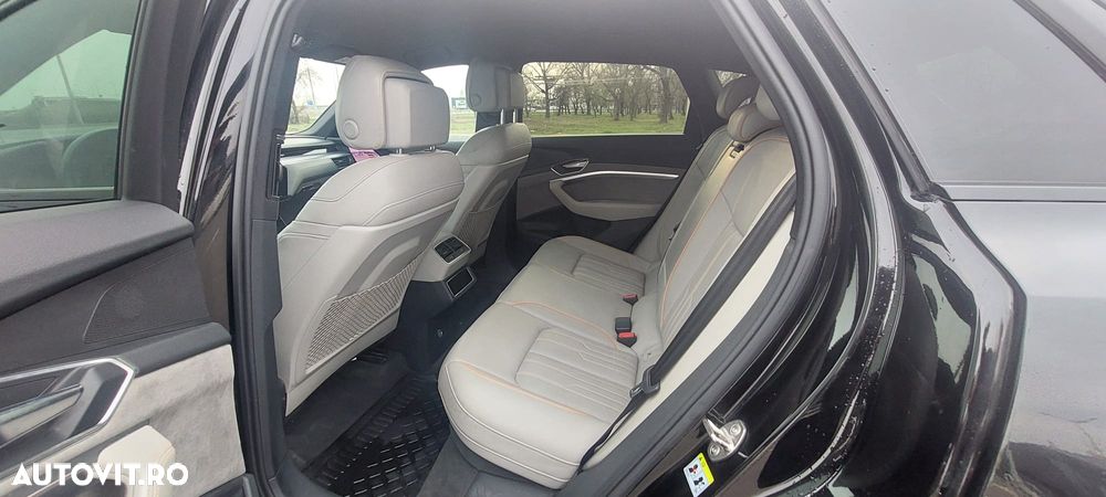 Audi e-tron 55 quattro advanced - 12