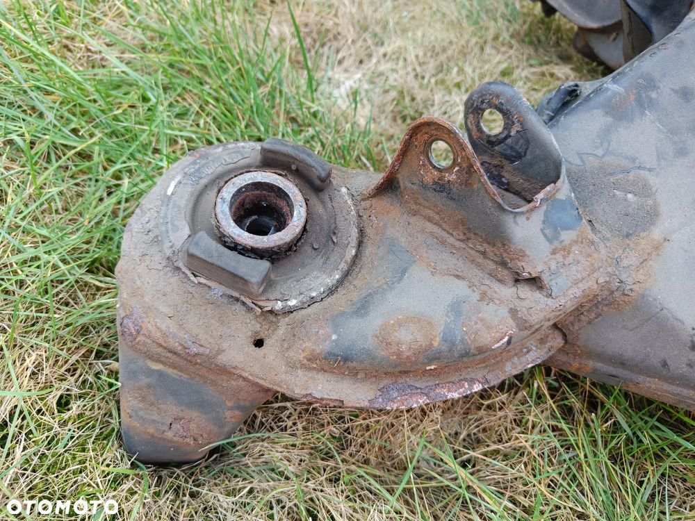 MERCEDES W203 W209 CLK NIE ZGNITE SANKI TYLNE Tył ŁAWA WÓZEK kołyska belka 2033504604 - 2