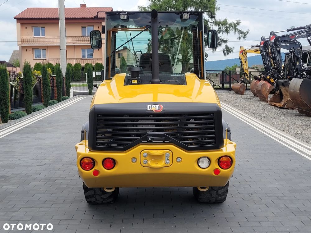 Caterpillar 906M / nowy model 2022r. / łyżka otwierana + widły / SUPER STAN - 9