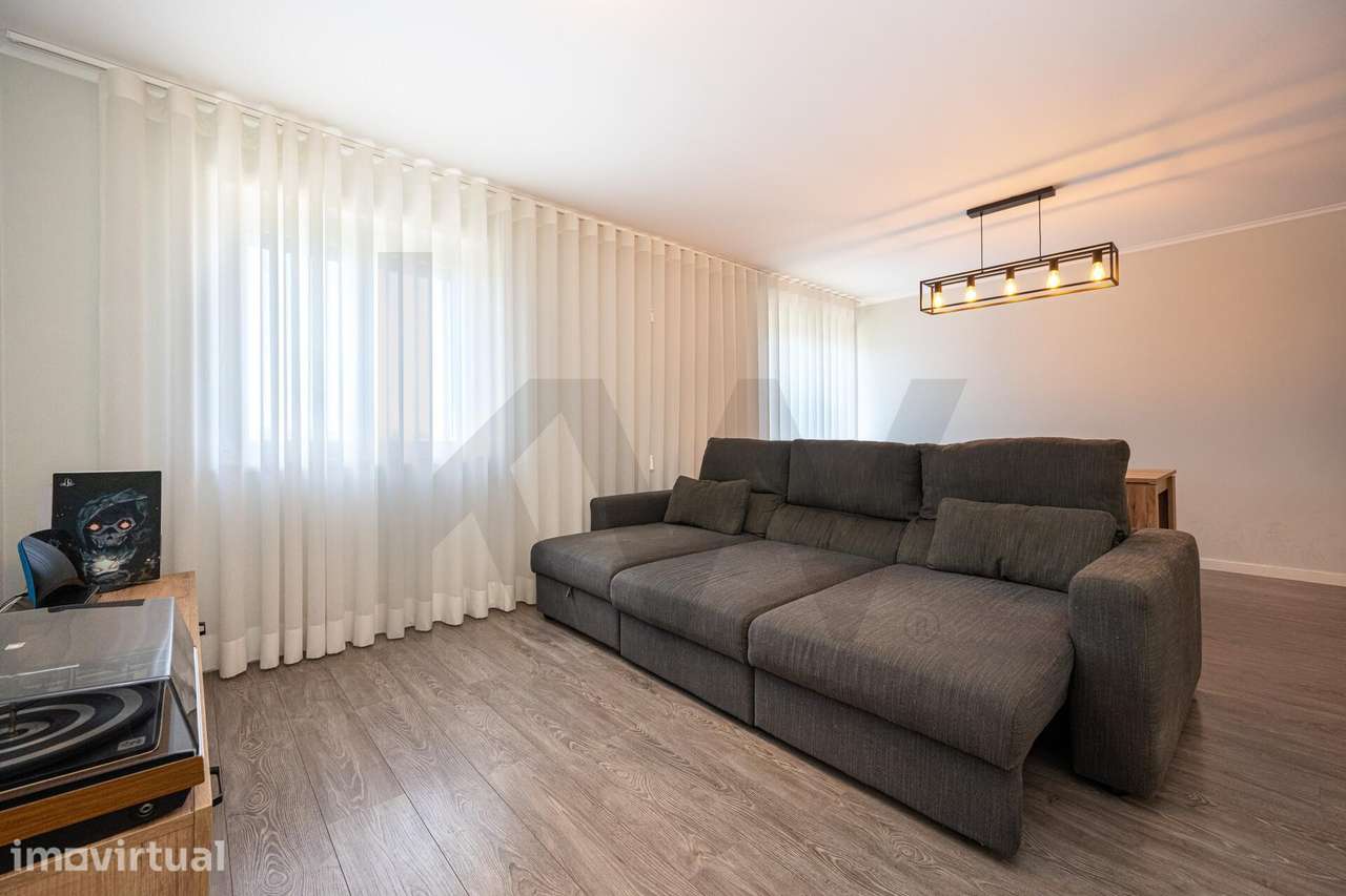 Apartamento T3 Duplex com 2 Lugares de Garagem e Arrecadação | Santa C - Grande imagem: 4/43