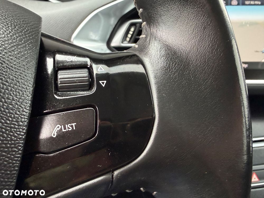 Peugeot 308 1.6 e-HDi Allure S&S - 17