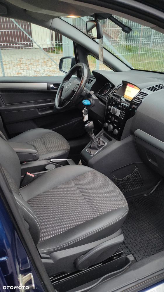 Opel Zafira 1.8 Cosmo - 9