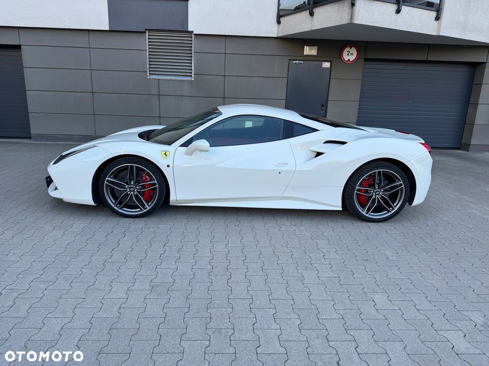Ferrari 488 - 13