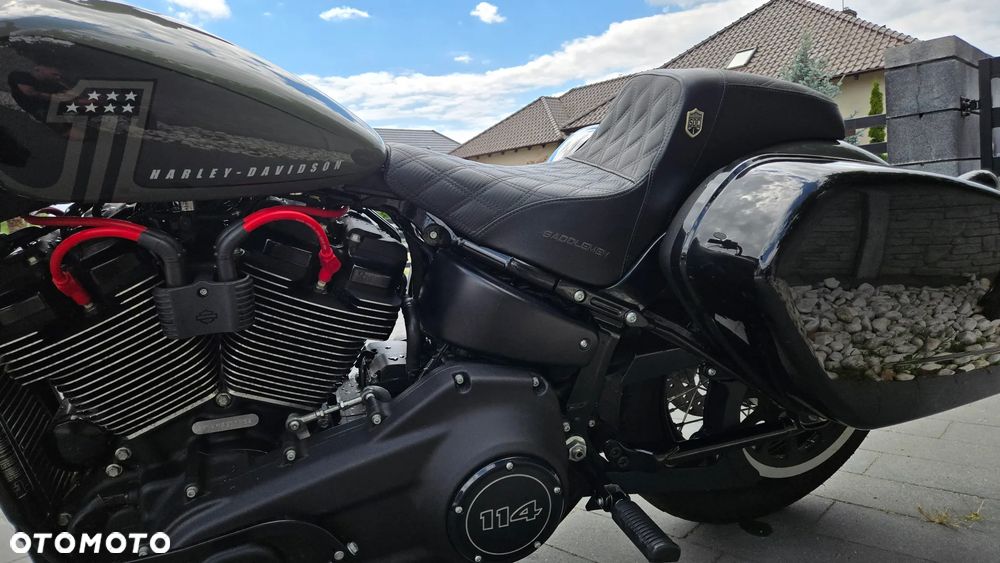 Harley-Davidson Softail Street Bob - 11