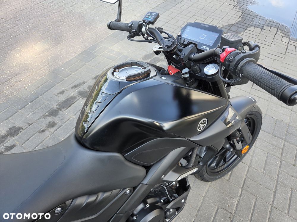 Yamaha MT - 17