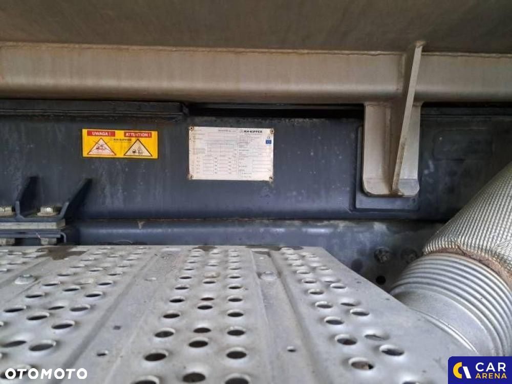 Mercedes-Benz Arocs - 11