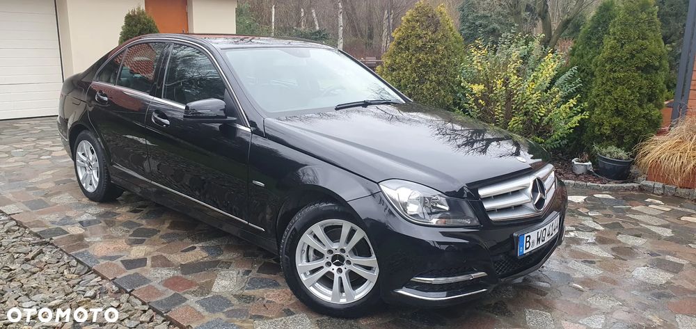 Mercedes-Benz Klasa C 180 CGI Automatik BlueEFFICIENCY Avantgarde - 4