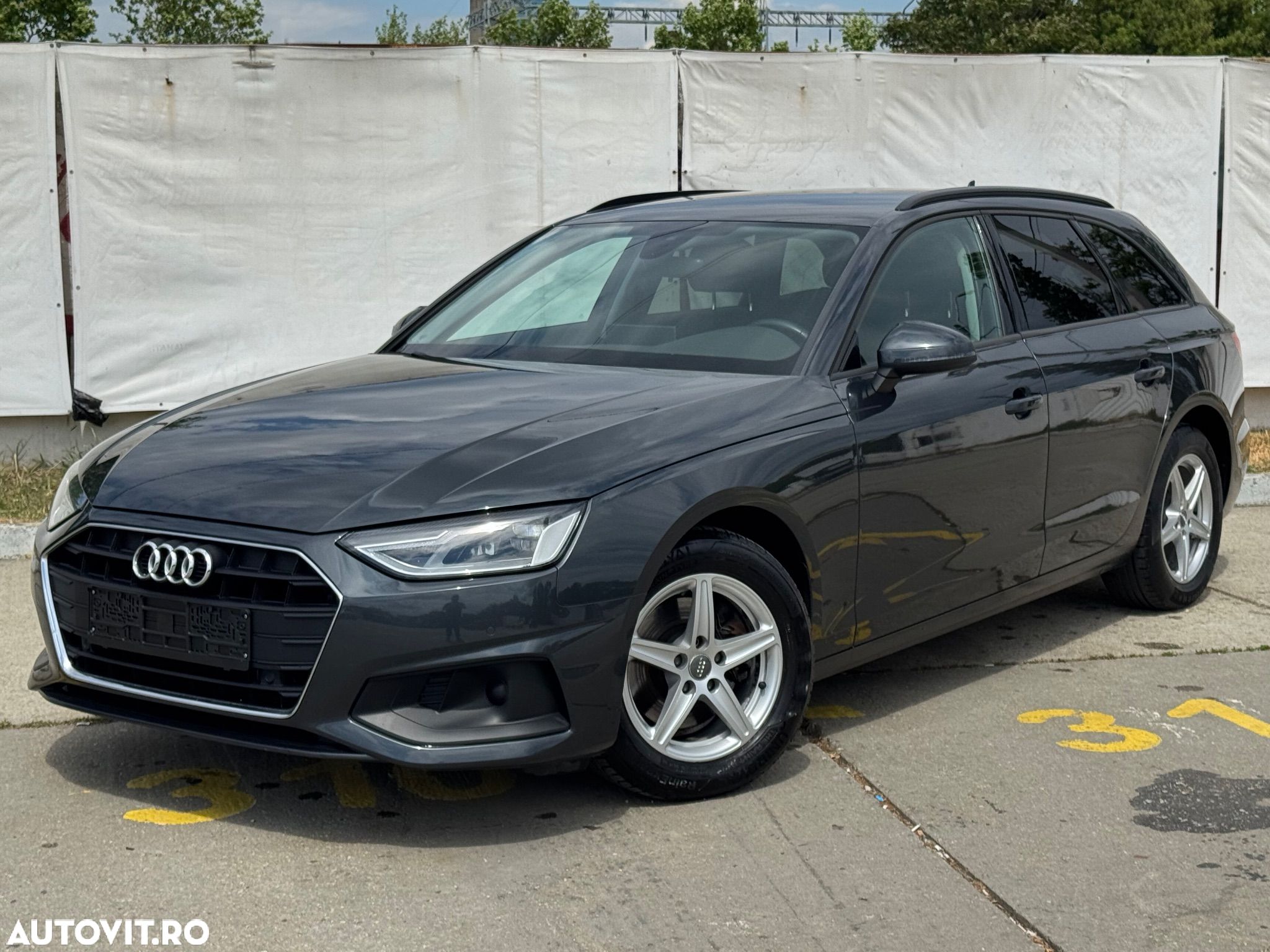 Audi A4 Avant 35 TDI S tronic - 1