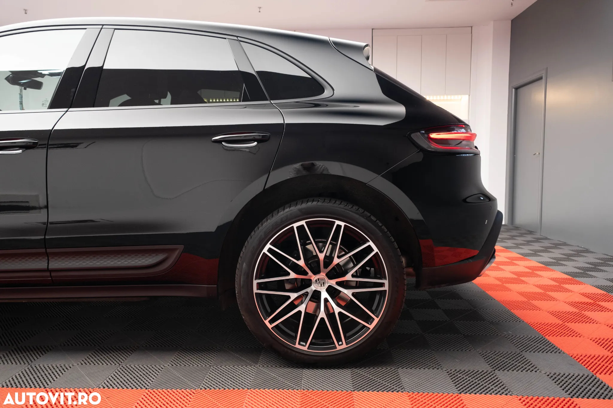 Porsche Macan T - 10