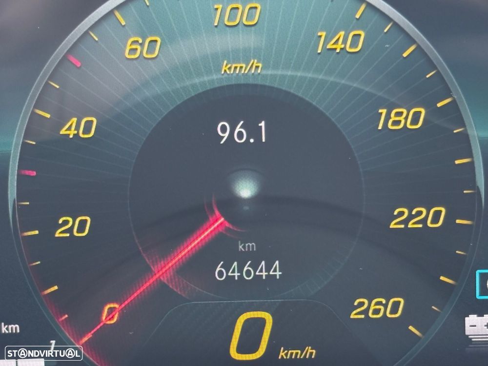 Mercedes-Benz A 250 Limousine e AMG Line - 7