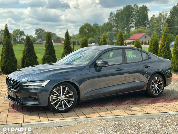 Volvo S60 B5 B AWD Plus Dark