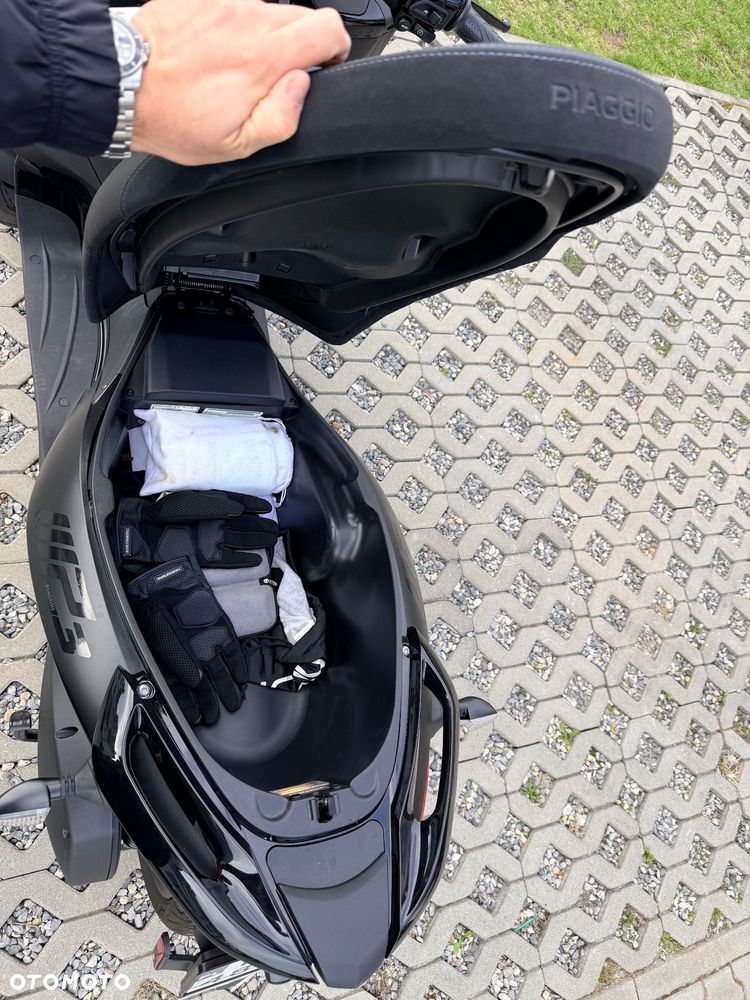 Piaggio MP-3 - 14