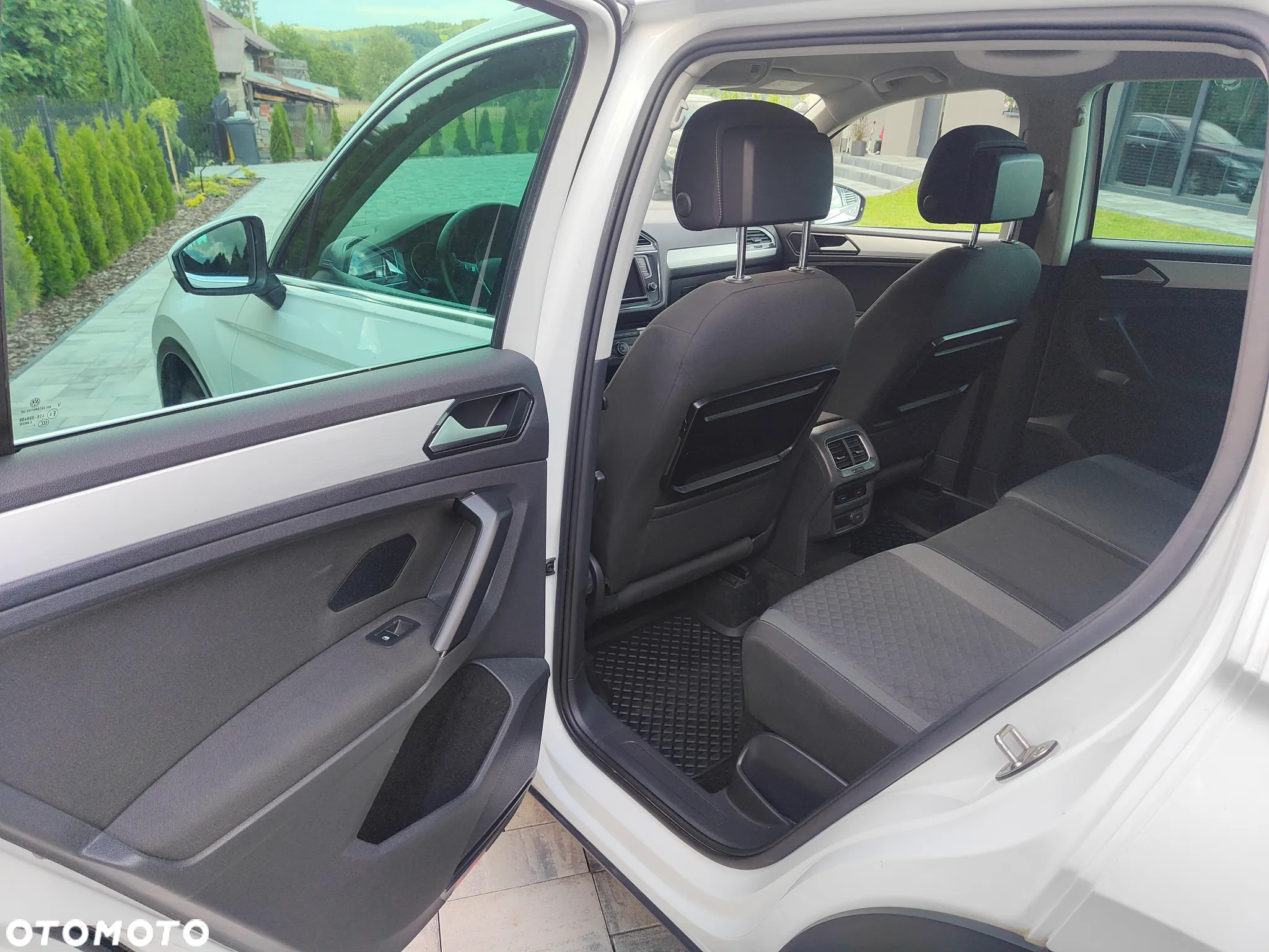Volkswagen Tiguan - 9