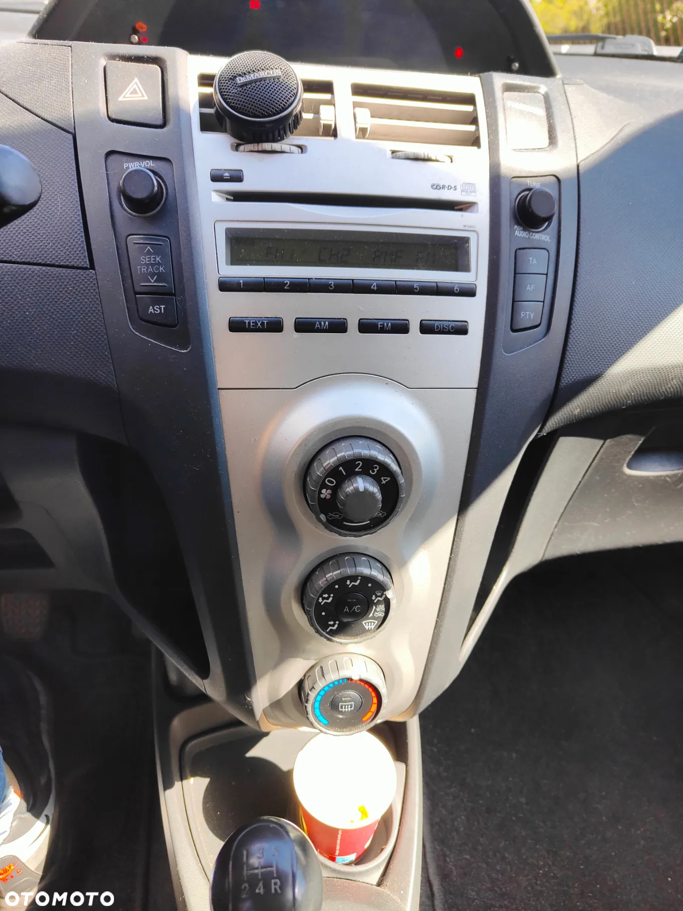 Toyota Yaris 1.0 Luna A/C - 8