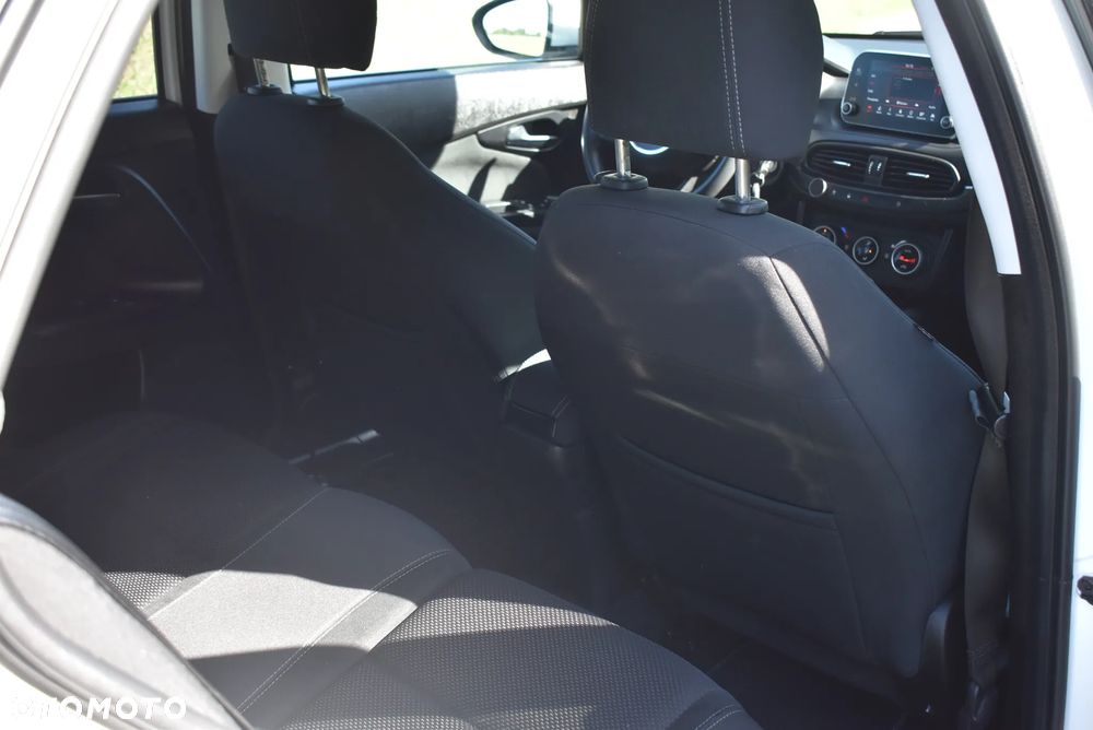 Fiat Tipo 1.4 T-Jet Lounge - 29