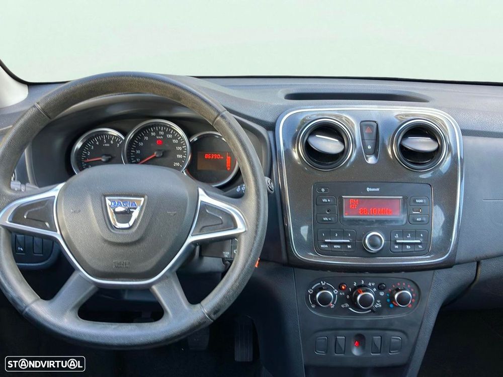 Dacia Sandero 1.0 SCe Pack — fotografia 13