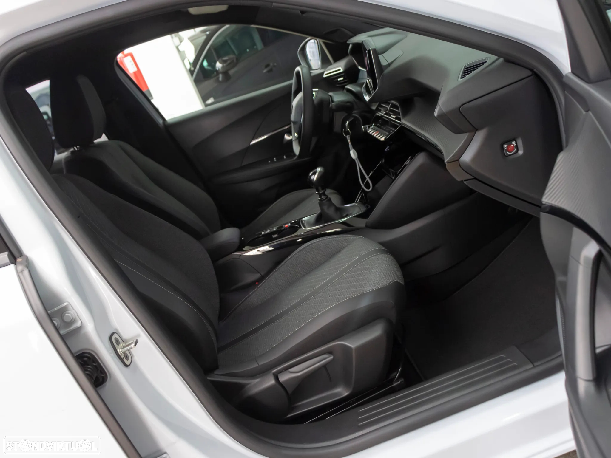 Peugeot 2008 1.2 PureTech Allure - 14