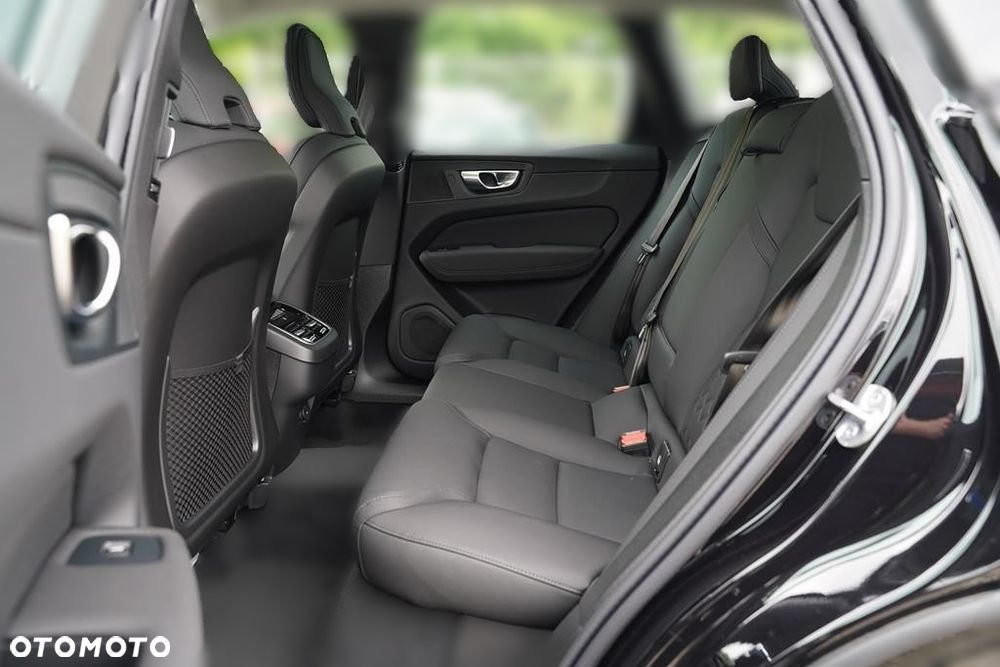 Volvo XC 60 B5 B AWD Ultra Dark - 9