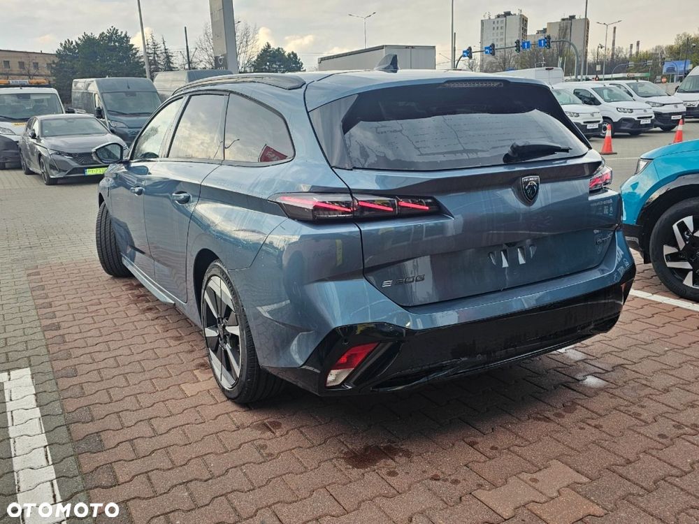Peugeot 308 - 8