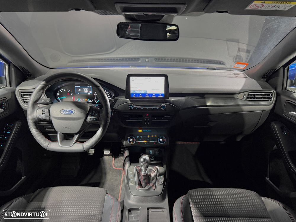Ford Focus SW 1.0 EcoBoost ST-Line X - 32