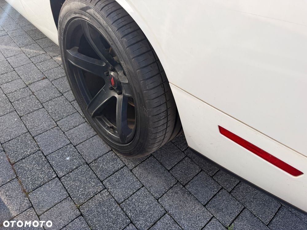 Dodge Challenger - 23