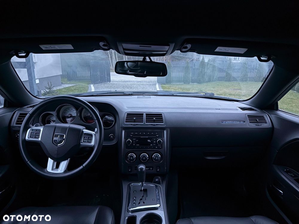 Dodge Challenger - 9