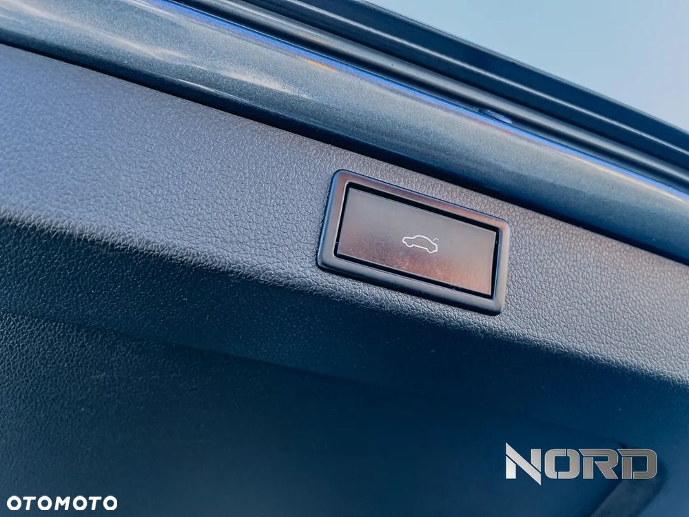 Skoda Octavia Combi 2.0 TDI 4x4 DSG Scout - 36