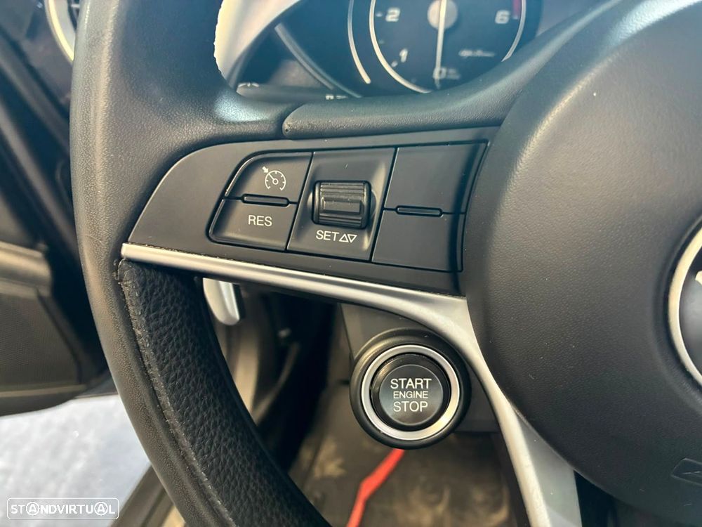 Alfa Romeo Giulia 2.2 D Super AT8 - 22