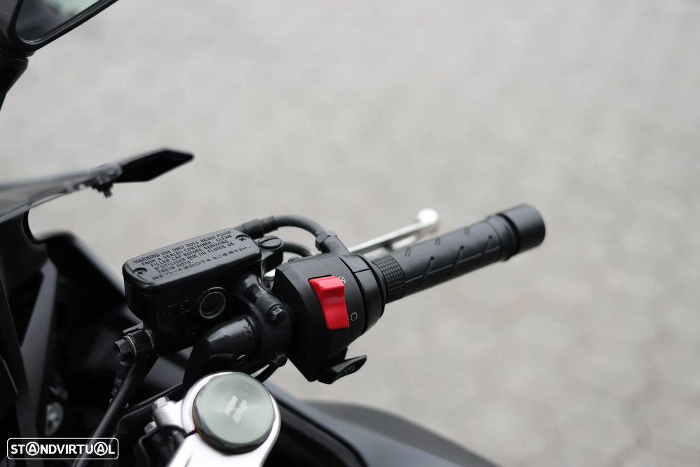 Honda CBR 650R - 7