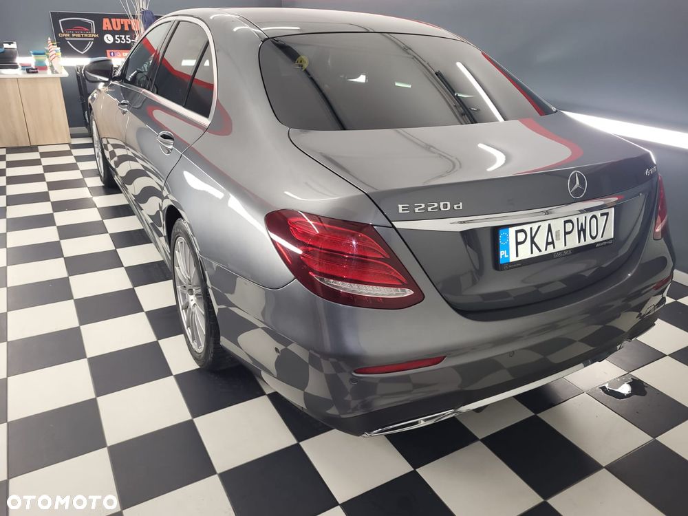 Mercedes-Benz Klasa E 220 d 9G-TRONIC - 21