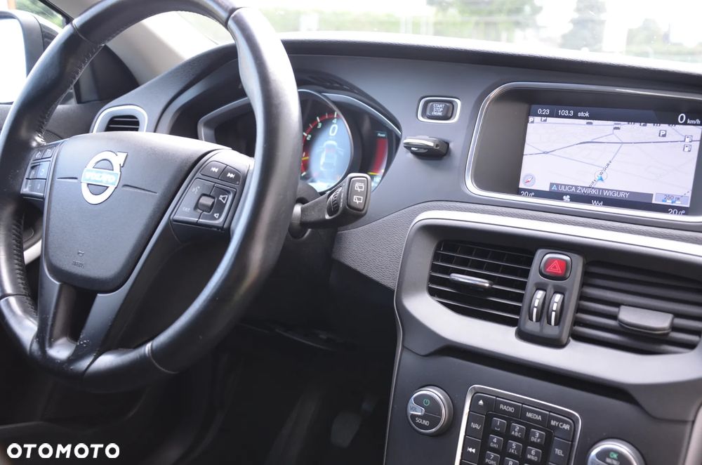 Volvo V40 Cross Country T4 Momentum - 12
