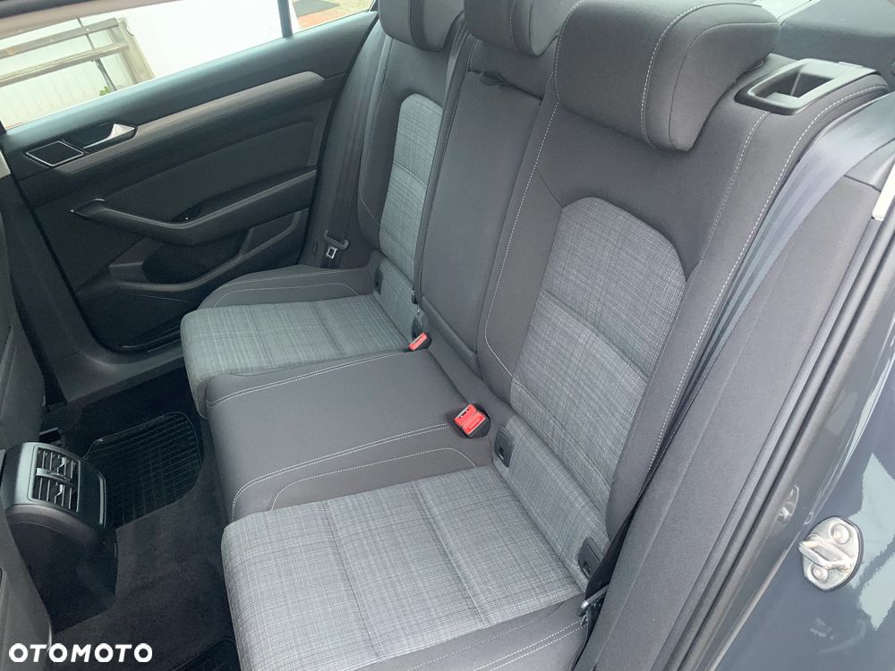 Volkswagen Passat 2.0 TDI EVO Business DSG - 15