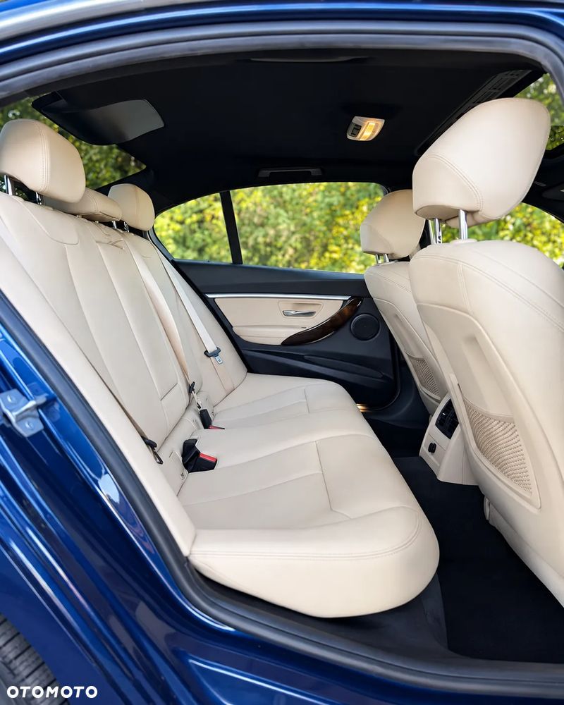 BMW Seria 3 330i Luxury Line sport - 19