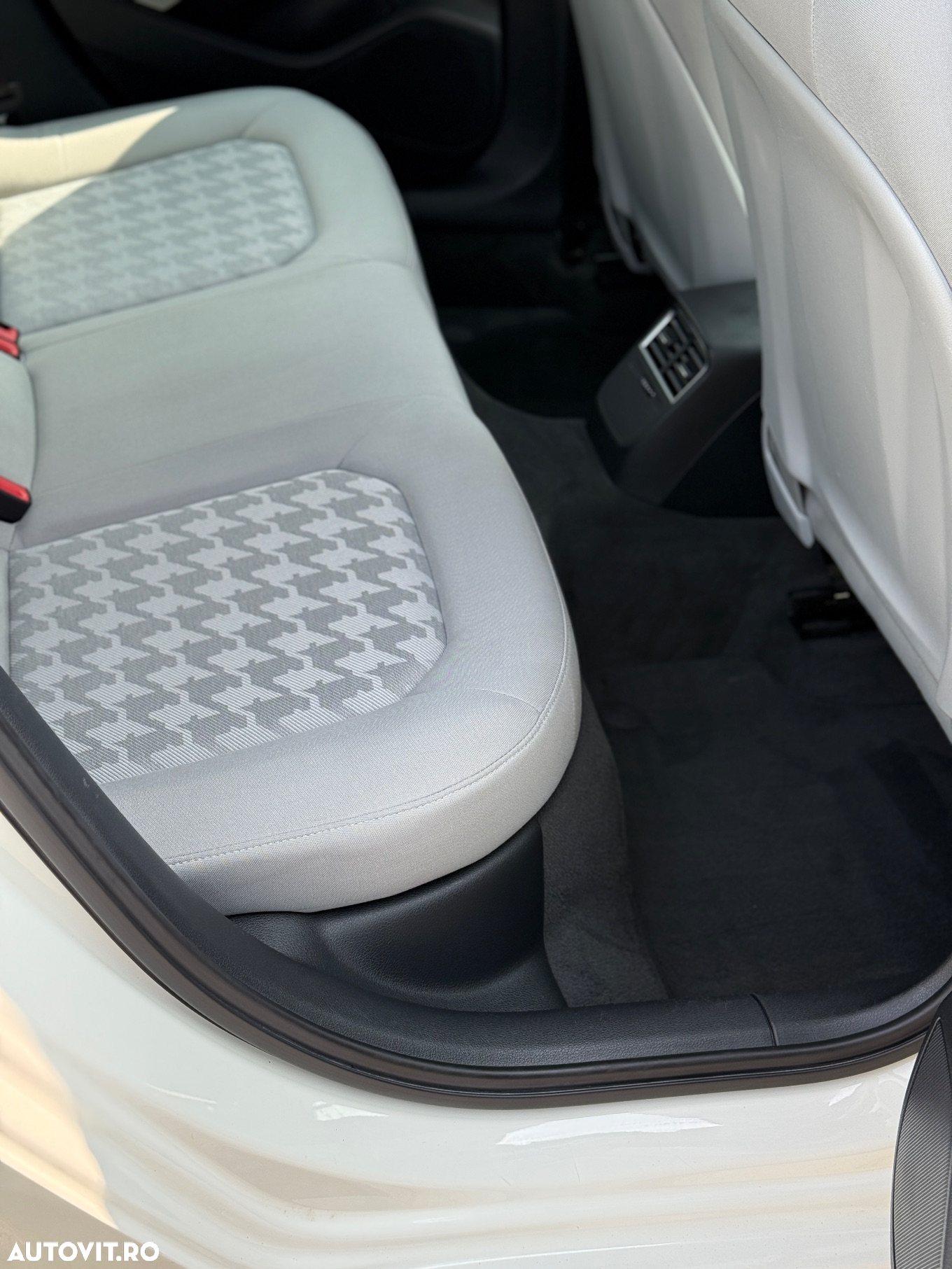 Audi A3 1.6 TDI Sportback ultra Attraction - 10
