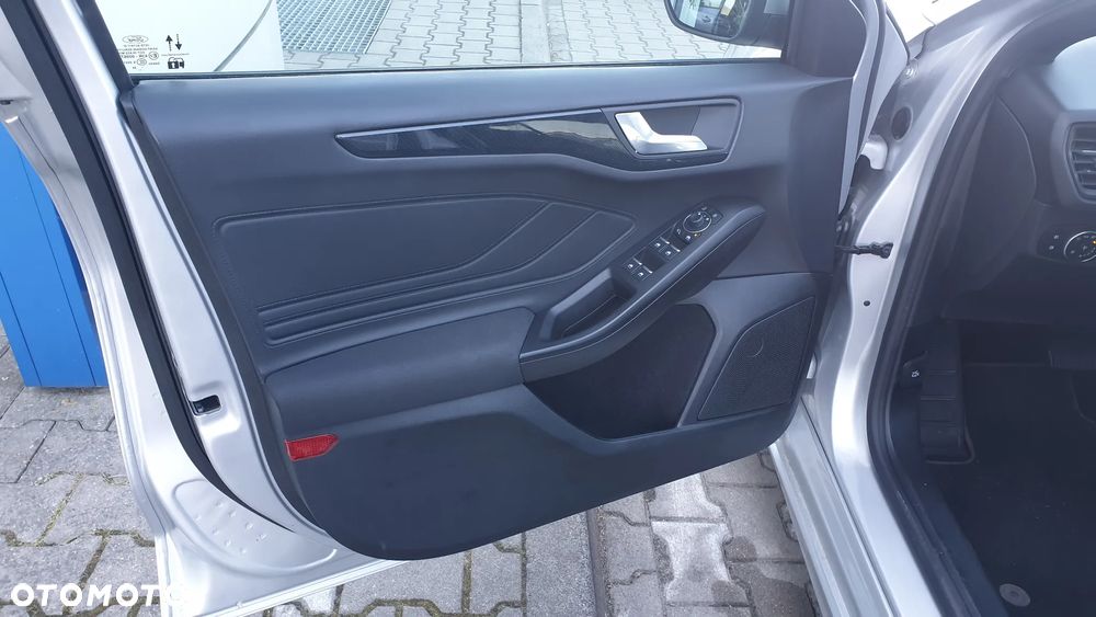 Ford Focus 1.0 EcoBoost mHEV ST-Line X - 18