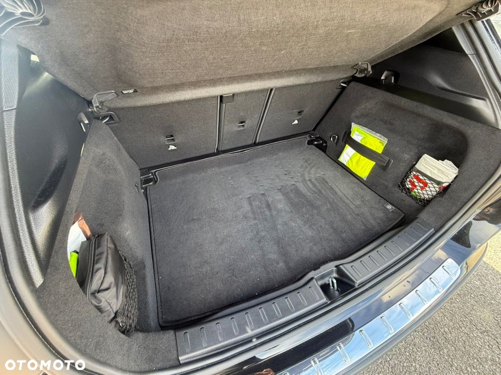 Mercedes-Benz GLA - 18