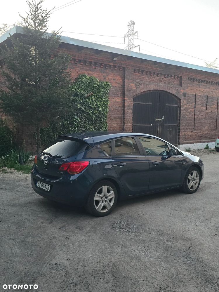Opel Astra 1.4 - 8