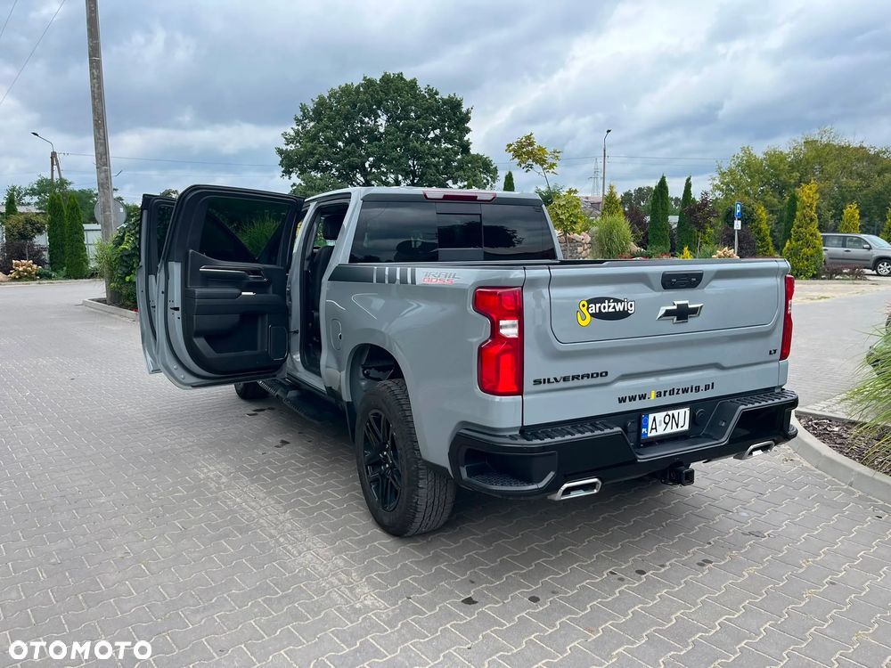 Chevrolet Silverado - 2